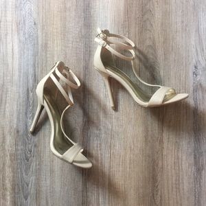 Sandals Size 8 WILD DIVA Beige